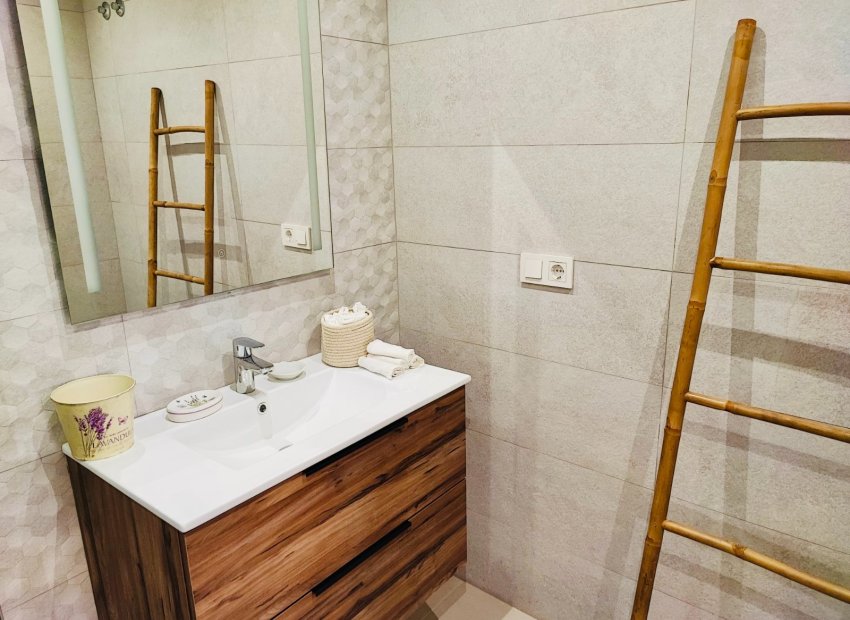 Resale - Apartment / flat - Torrevieia - Center