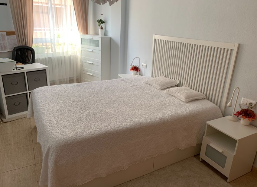 Resale - Apartment / flat - Torrevieia - Center