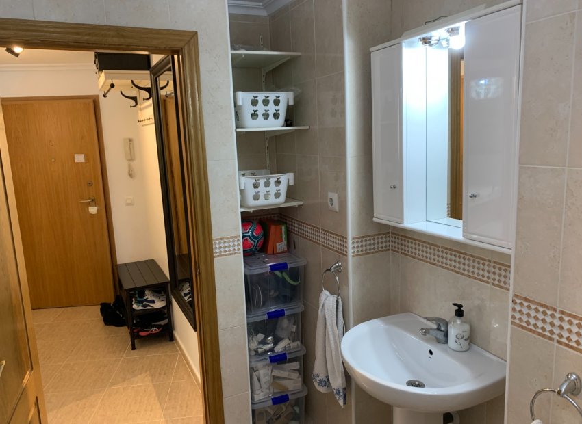 Resale - Apartment / flat - Torrevieia - Center