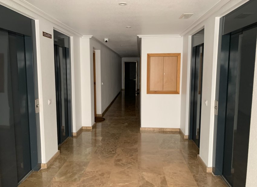 Resale - Apartment / flat - Torrevieia - Center