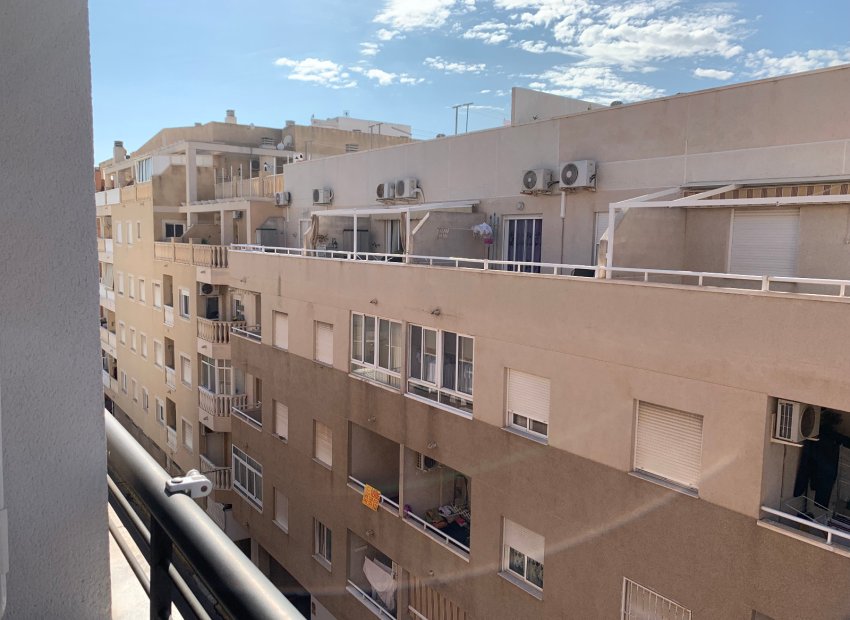 Resale - Apartment / flat - Torrevieia - Center