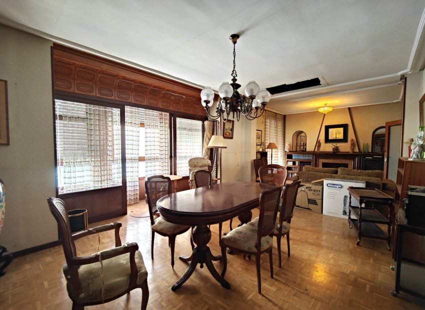 Resale - Apartment / flat - Torrevieia - Center