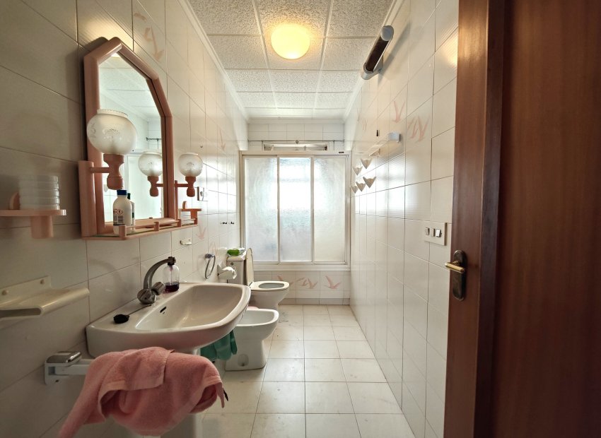 Resale - Apartment / flat - Torrevieia - Center