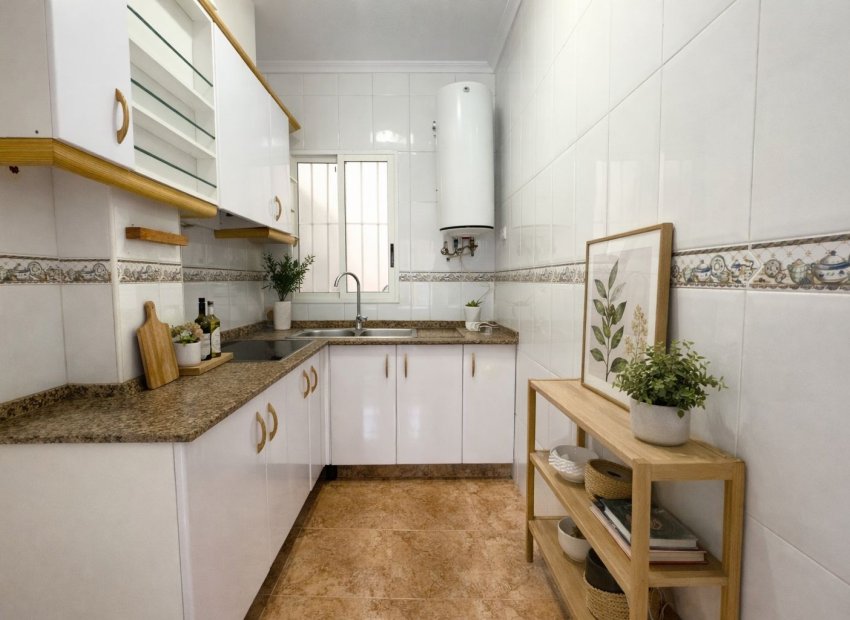 Resale - Apartment / flat - Torrevieia - Center