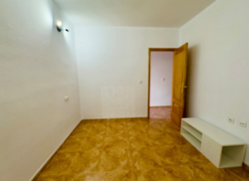 Resale - Apartment / flat - Torrevieia - Center