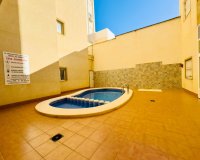 Resale - Apartment / flat - Torrevieia - Center