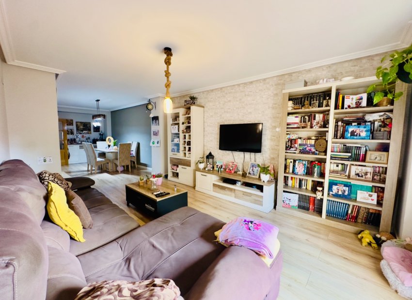 Resale - Apartment / flat - Torrevieia - Center