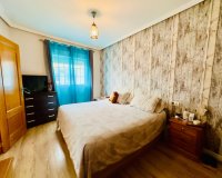 Resale - Apartment / flat - Torrevieia - Center