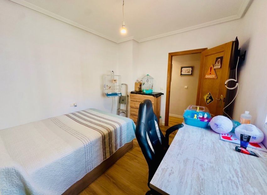 Resale - Apartment / flat - Torrevieia - Center