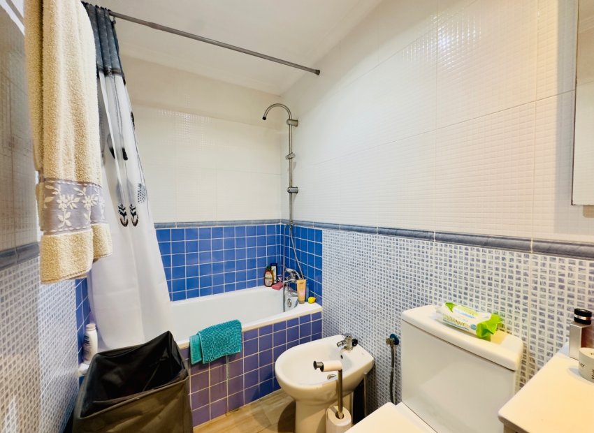 Resale - Apartment / flat - Torrevieia - Center