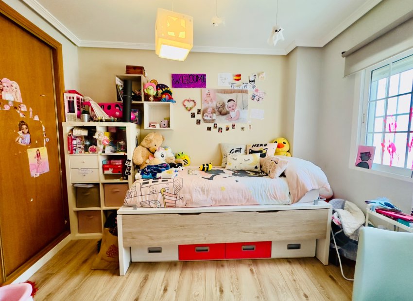 Resale - Apartment / flat - Torrevieia - Center