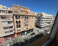 Resale - Apartment / flat - Torrevieia - Center