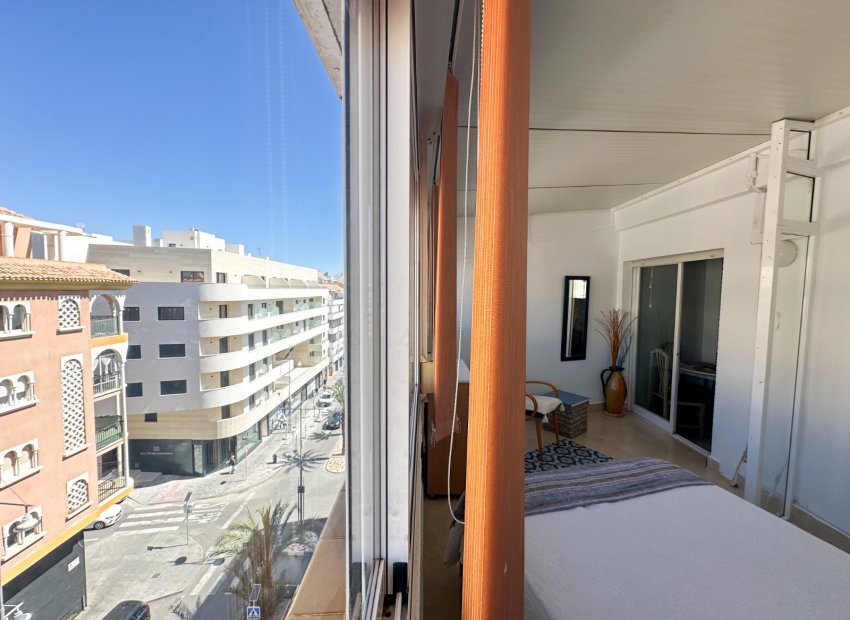 Resale - Apartment / flat - Torrevieia - Center