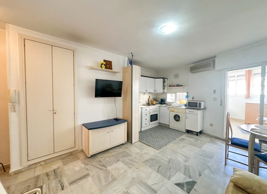 Resale - Apartment / flat - Torrevieia - Center