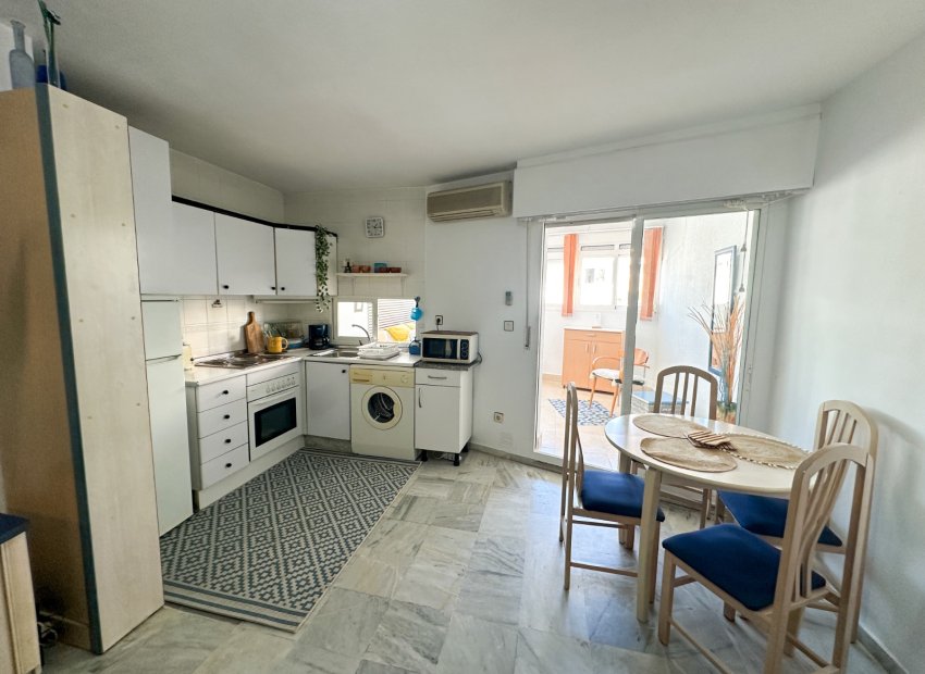 Resale - Apartment / flat - Torrevieia - Center