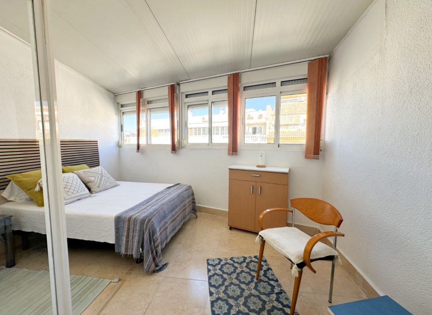 Resale - Apartment / flat - Torrevieia - Center