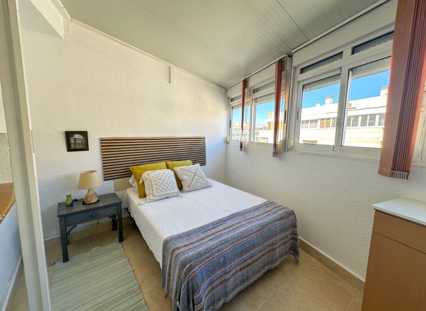 Resale - Apartment / flat - Torrevieia - Center
