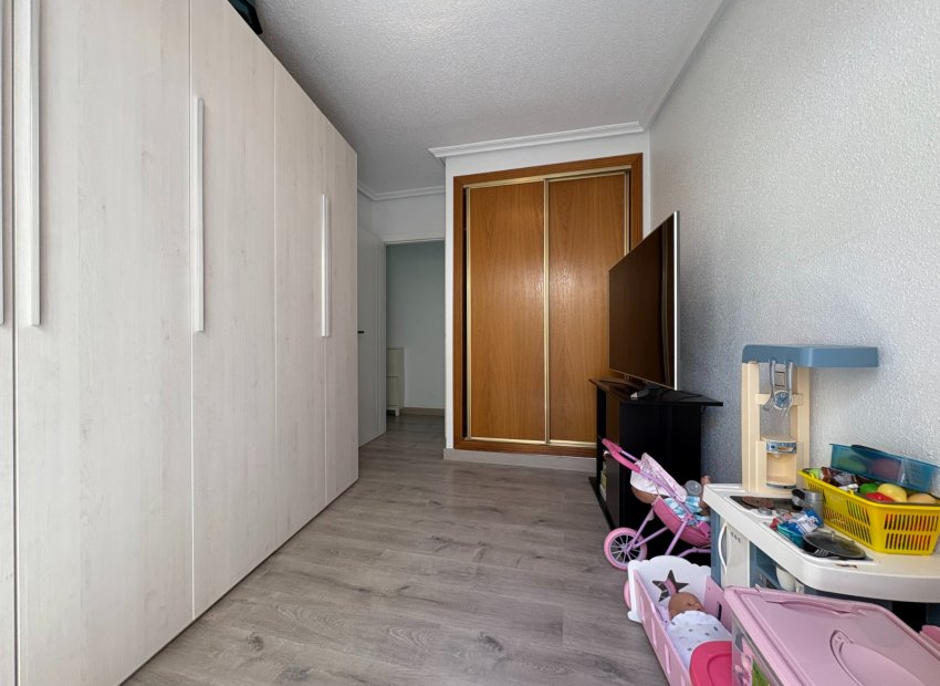 Resale - Apartment / flat - Torrevieia - Center