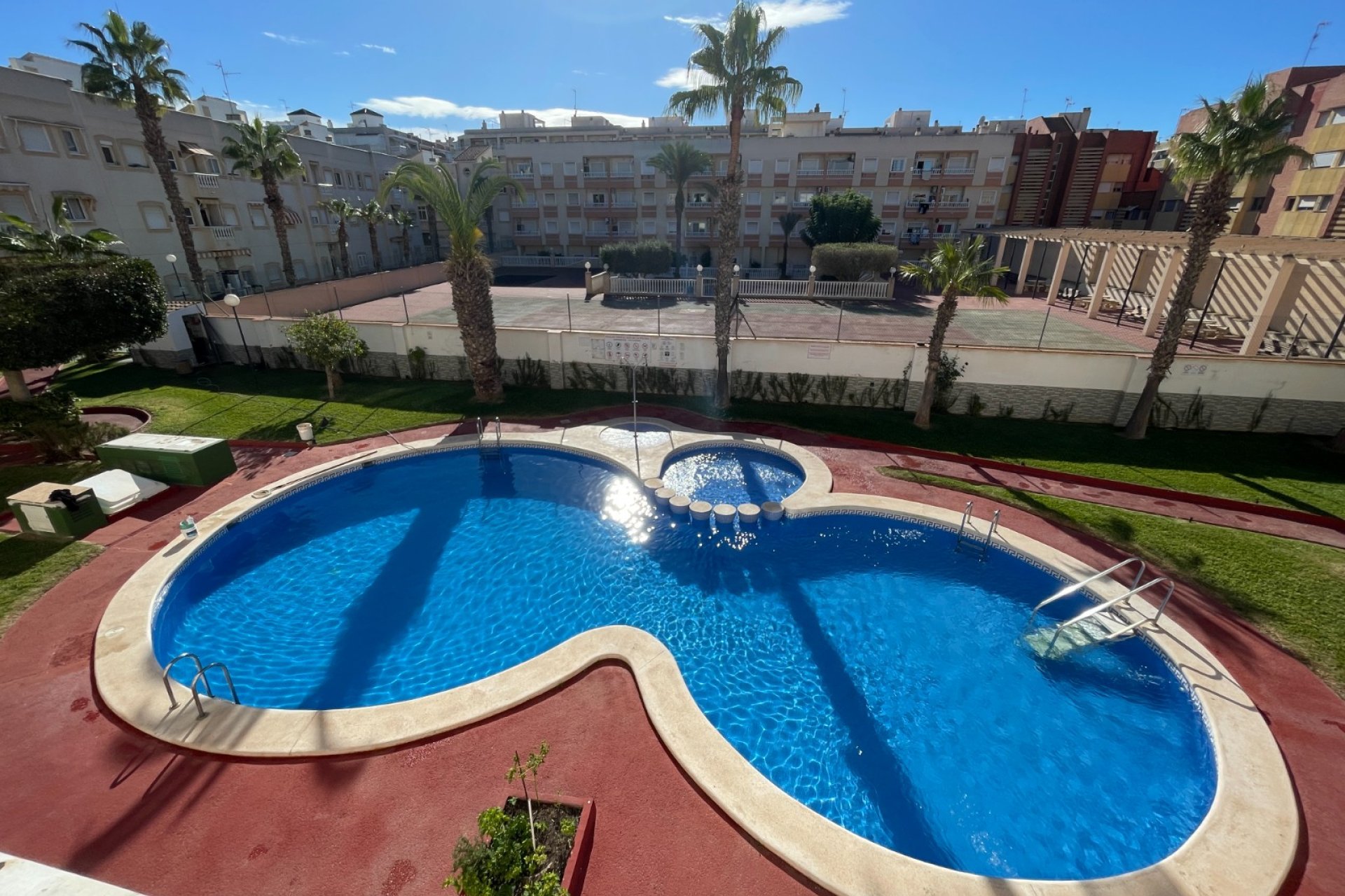 Resale - Apartment / flat - Torrevieia - Comunidad Valenciana