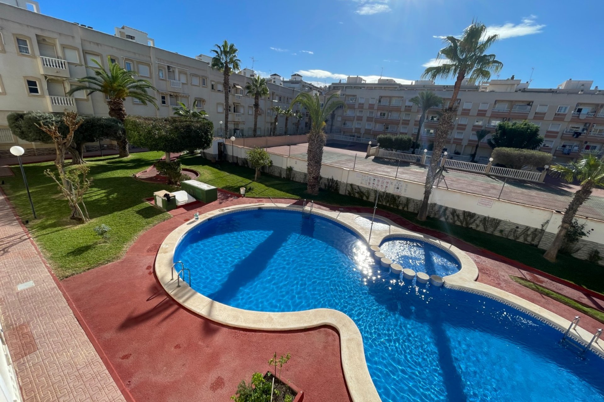 Resale - Apartment / flat - Torrevieia - Comunidad Valenciana