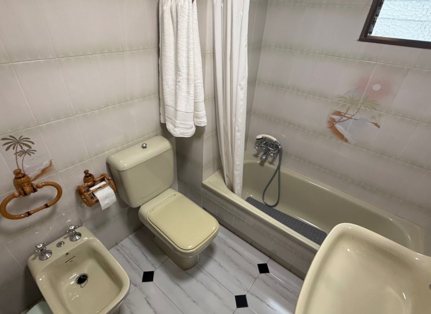 Resale - Apartment / flat - Torrevieia - Costa Blanca