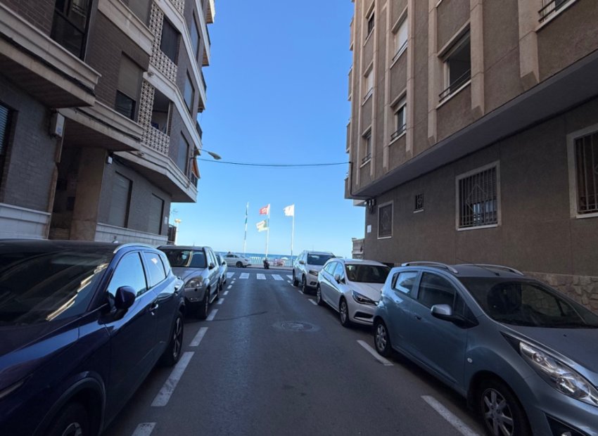 Resale - Apartment / flat - Torrevieia - Costa Blanca
