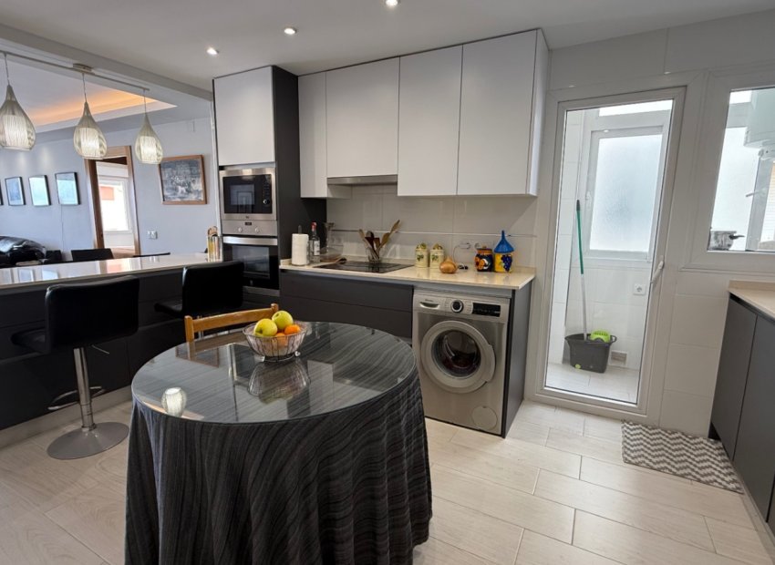 Resale - Apartment / flat - Torrevieia - Costa Blanca