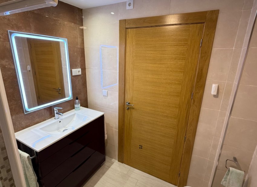 Resale - Apartment / flat - Torrevieia - Costa Blanca