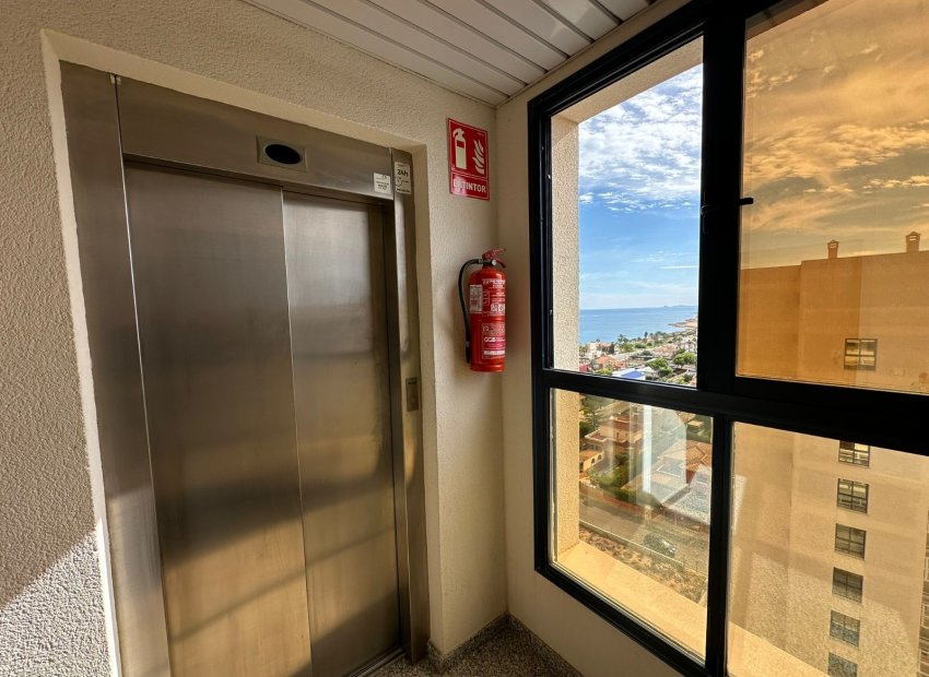 Resale - Apartment / flat - Torrevieia - La Veleta