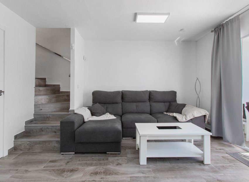 Resale - Apartment / flat - Torrevieia - Lago Jardin