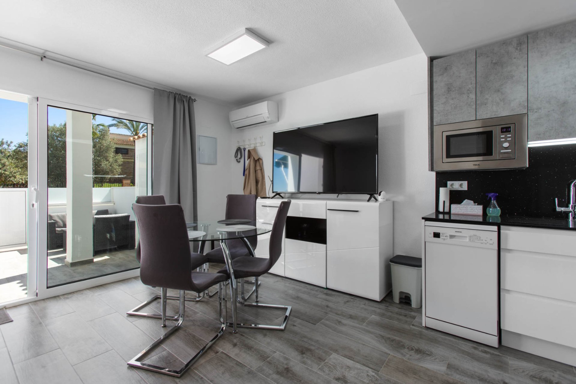 Resale - Apartment / flat - Torrevieia - Lago Jardin