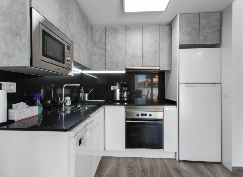 Resale - Apartment / flat - Torrevieia - Lago Jardin
