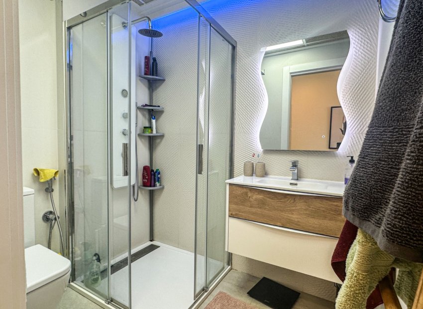 Resale - Apartment / flat - Torrevieia - Los Balcones