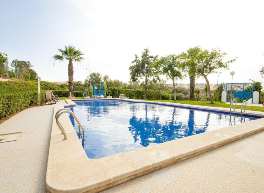 Resale - Apartment / flat - Torrevieia - Nueva Torrevieja