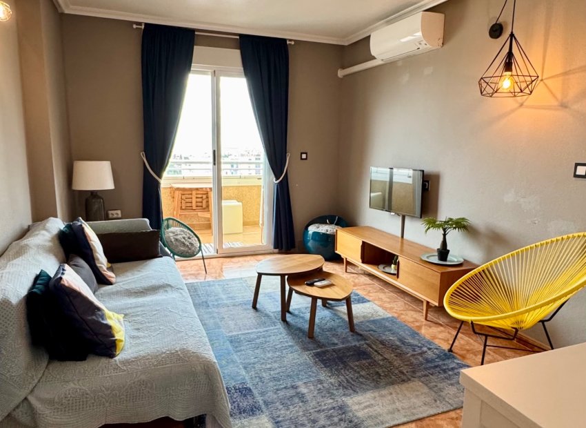 Resale - Apartment / flat - Torrevieia - Nueva Torrevieja