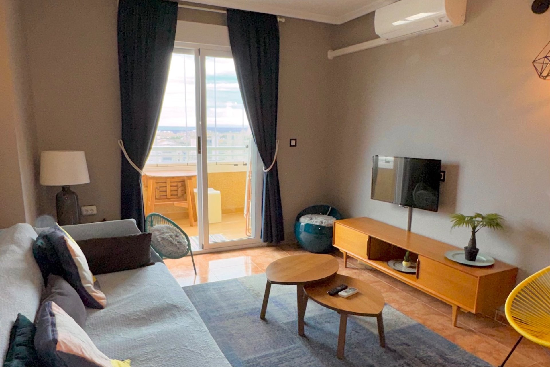 Resale - Apartment / flat - Torrevieia - Nueva Torrevieja