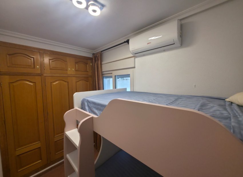 Resale - Apartment / flat - Torrevieia - Paseo maritimo