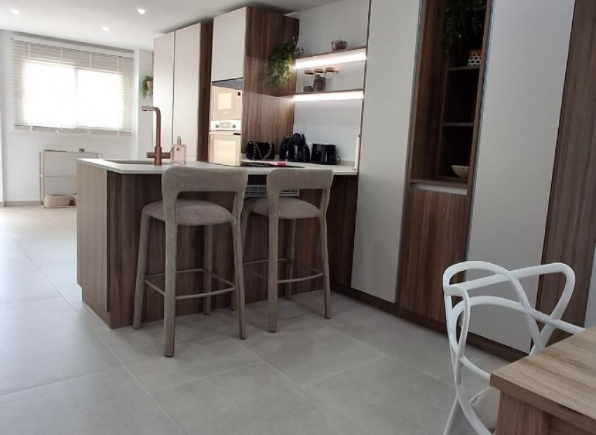 Resale - Apartment / flat - Torrevieia - Playa Acequion