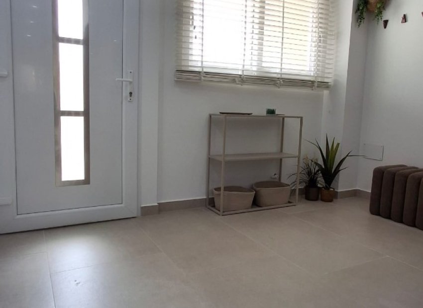 Resale - Apartment / flat - Torrevieia - Playa Acequion