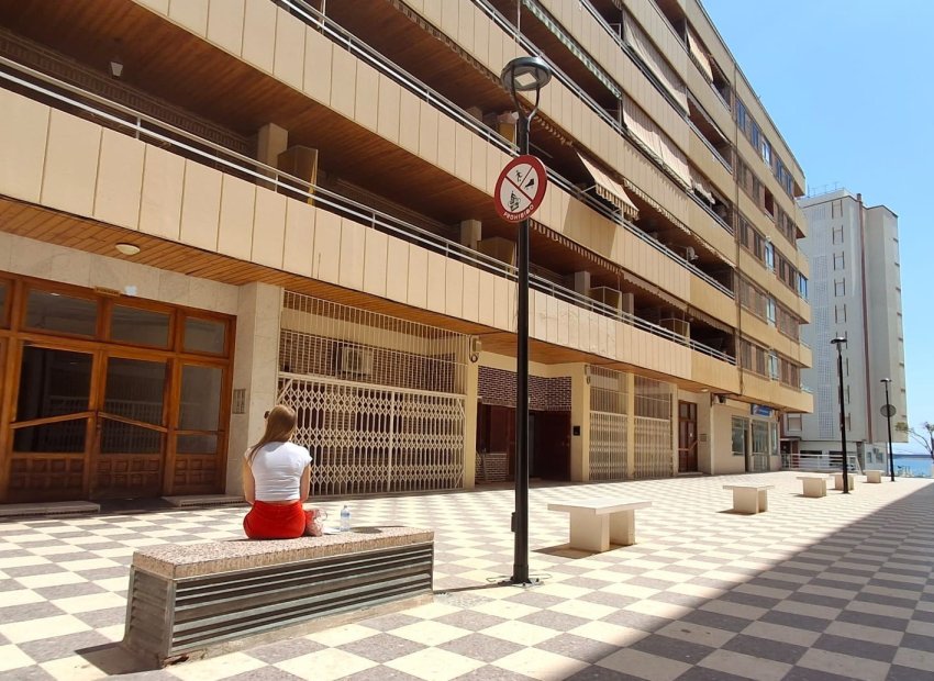 Resale - Apartment / flat - Torrevieia - Playa Acequion