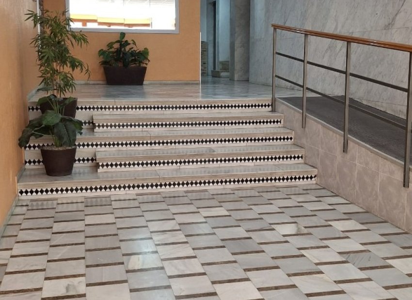 Resale - Apartment / flat - Torrevieia - Playa Acequion