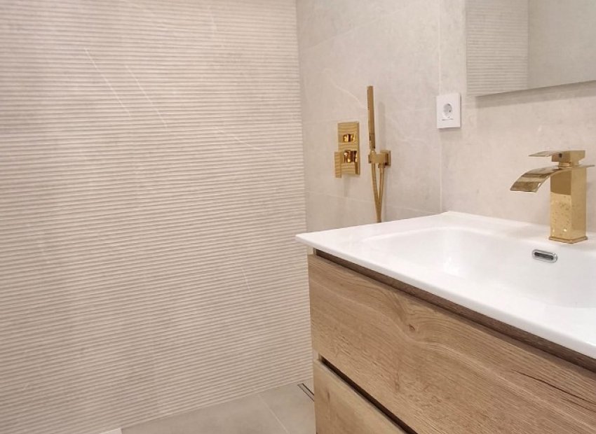 Resale - Apartment / flat - Torrevieia - Playa Acequion