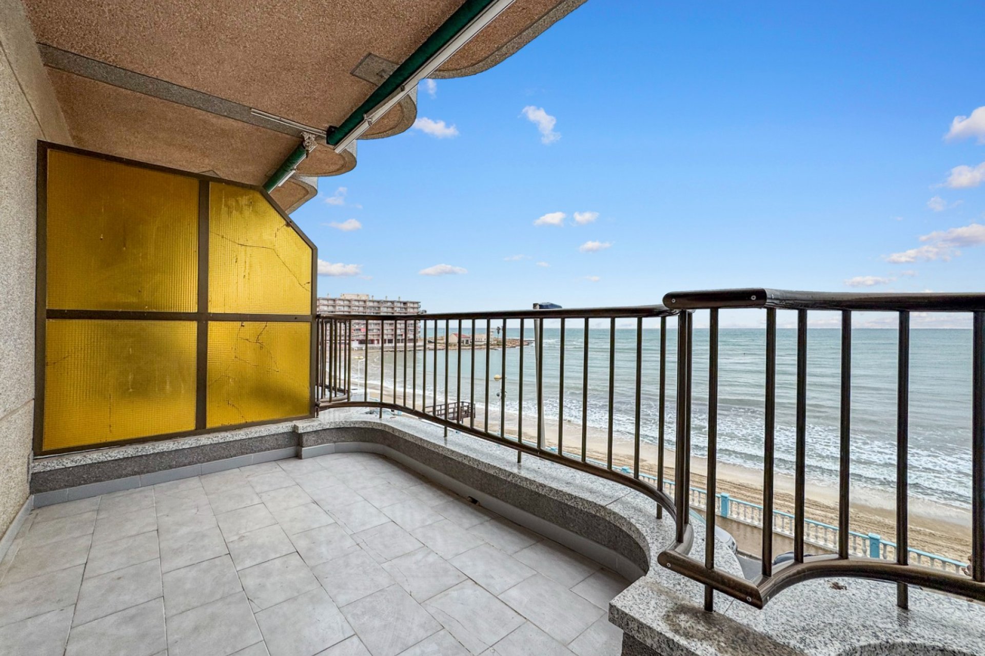 Resale - Apartment / flat - Torrevieia - Playa de los Locos
