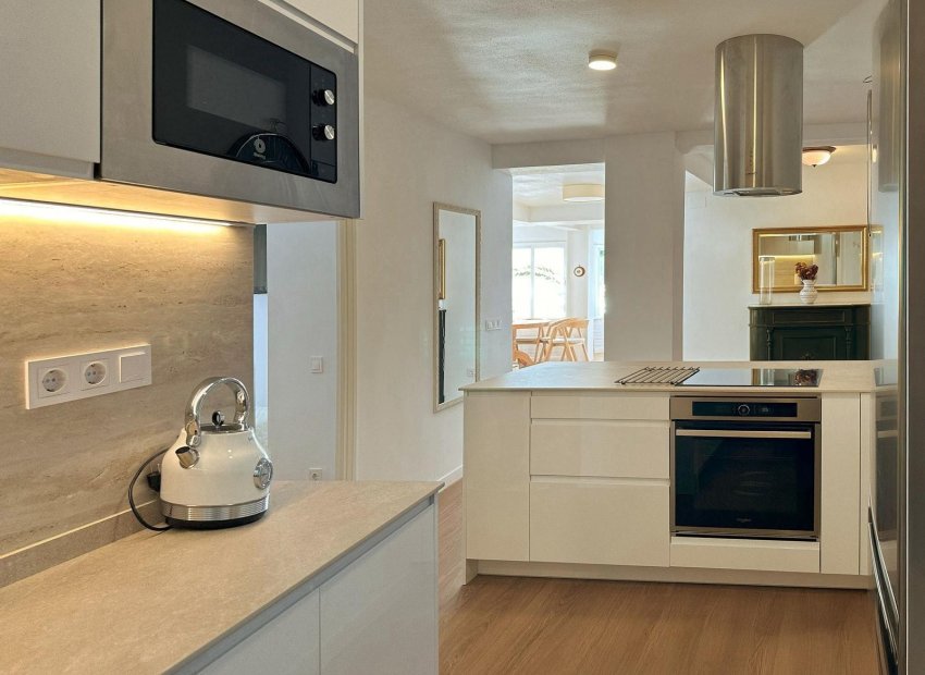 Resale - Apartment / flat - Torrevieia - Playa del Cura