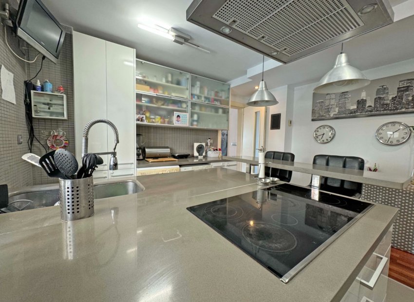 Resale - Apartment / flat - Torrevieia - Playa del Cura