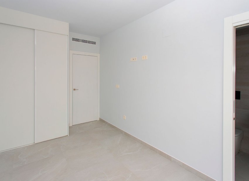 Resale - Apartment / flat - Torrevieia - Playa del Cura