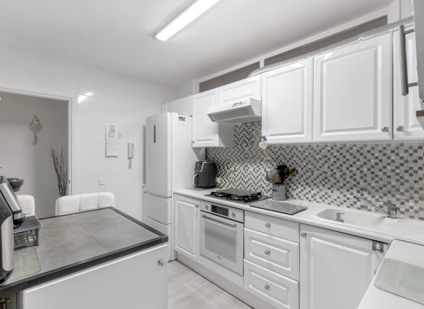 Resale - Apartment / flat - Torrevieia - Playa del Cura