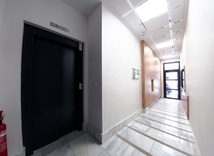 Resale - Apartment / flat - Torrevieia - Playa del Cura