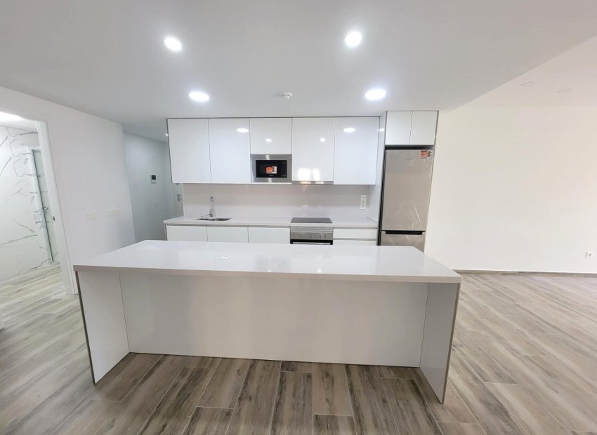 Resale - Apartment / flat - Torrevieia - Playa del Cura