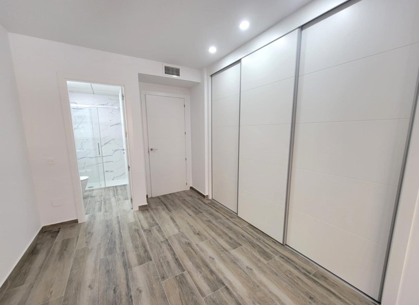 Resale - Apartment / flat - Torrevieia - Playa del Cura